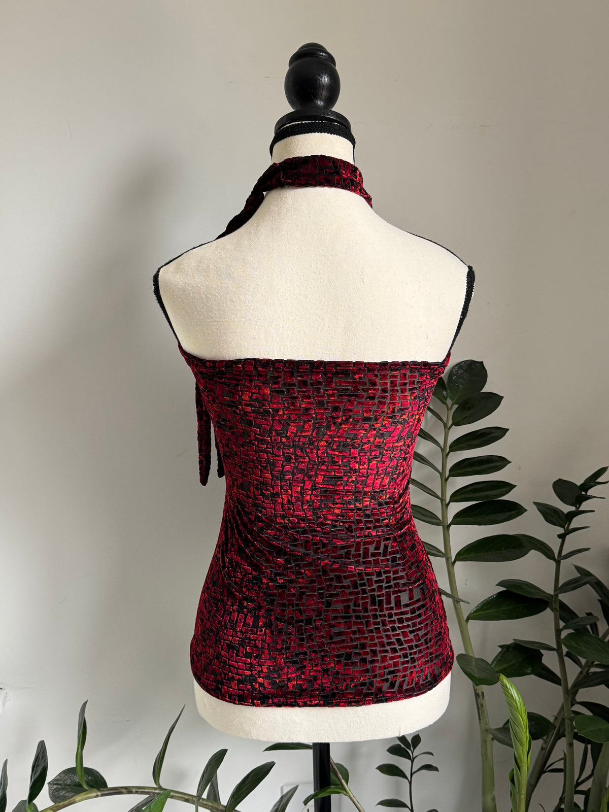 Oasis in Dark Red